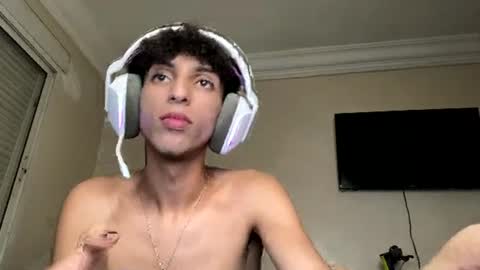 Snapshot of urfavtwinkx21 chatting on 07.26.26 urfavtwinkx21 online show from 07.26.26