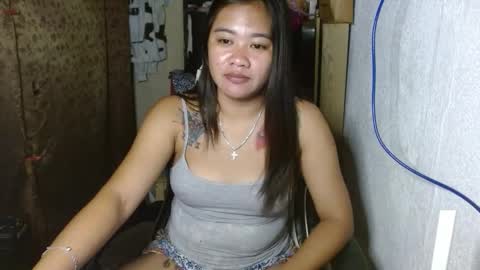 Snapshot of urfynestasian chatting on 11.04.25 urfynestasian online show from 11.04.25