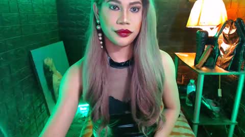 Snapshot of urhardcockqueenxxx chatting on 12.20.24 queen norelle online show from 12.20.24