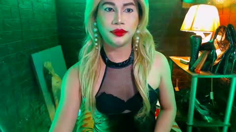 Snapshot of urhardcockqueenxxx chatting on 01.02.25 queen norelle online show from 01.02.25