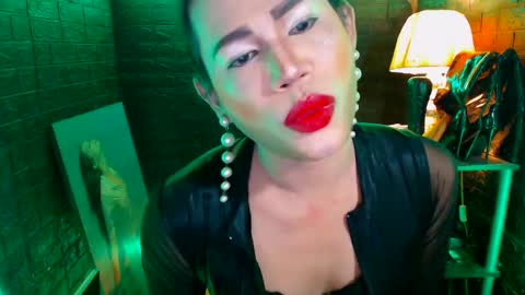 Snapshot of urhardcockqueenxxx chatting on 02.14.25 queen norelle online show from 02.14.25