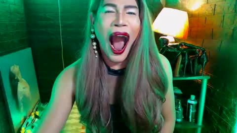 Snapshot of urhardcockqueenxxx chatting on 03.06.25 queen norelle online show from 03.06.25