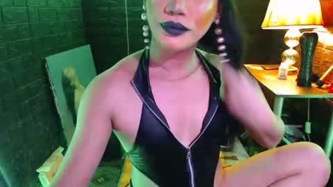 Snapshot of urhardcockqueenxxx chatting on 10.06.25 queen norelle online show from 10.06.25