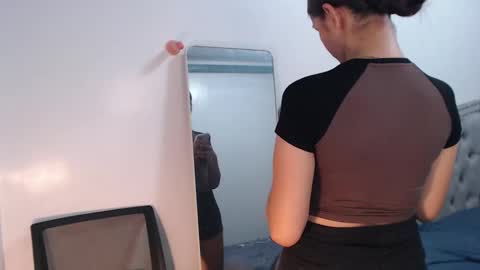 Amira online show from 12.08.24