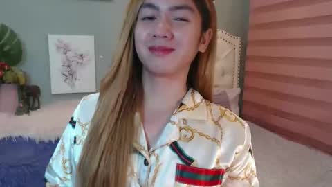 Snapshot of urlovelypinayxxx chatting on 04.08.26 MIYA online show from 04.08.26