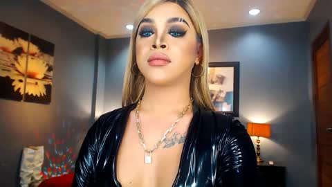 UrMajestyTyra online show from 02.22.25