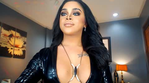 UrMajestyTyra online show from 02.26.25