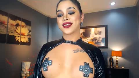 UrMajestyTyra online show from 03.02.25