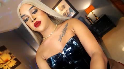 UrMajestyTyra online show from 11.19.25