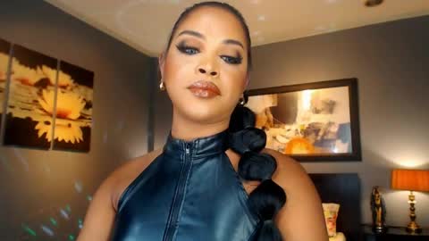 UrMajestyTyra online show from 05.23.26