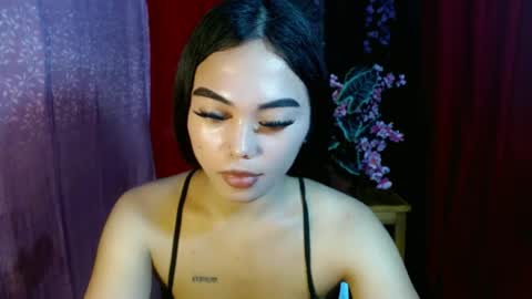 Snapshot of urpinay_girl01 chatting on 06.26.26 Ms Ayesha online show from 06.26.26