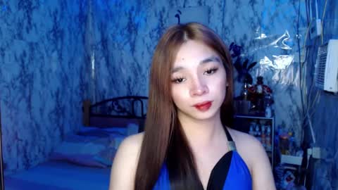 Snapshot of ursexytrans_cum chatting on 12.28.24 Yhana online show from 12.28.24