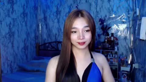 Snapshot of ursexytrans_cum chatting on 12.29.24 Yhana online show from 12.29.24