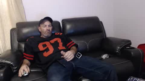 Snapshot of urslav75 chatting on 10.25.25 urslav75 online show from 10.25.25