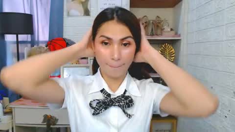 YOUR NEW BABY GIRL online show from 07.25.26