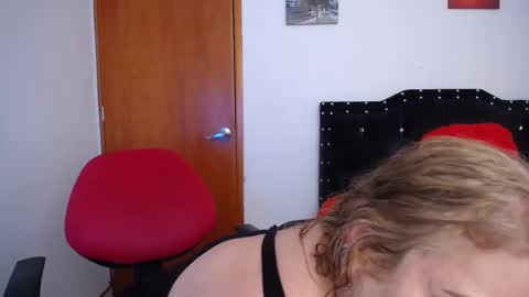 Snapshot of ursulawhite69 chatting on 02.23.25 Eveling Blanco online show from 02.23.25