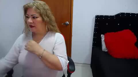 Snapshot of ursulawhite69 chatting on 09.24.25 Eveling Blanco online show from 09.24.25