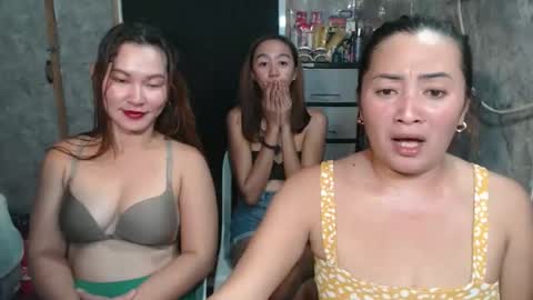 Snapshot of ursweetpinky chatting on 02.24.26 ursweetpinky online show from 02.24.26