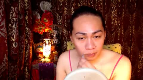 Snapshot of urtimelessbeauty chatting on 12.29.24 Merca online show from 12.29.24