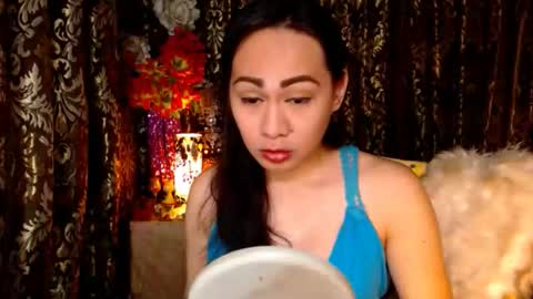 Snapshot of urtimelessbeauty chatting on 10.18.25 Merca online show from 10.18.25