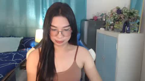 Snapshot of urwetasianprincessxx chatting on 10.27.25 Ashley Kate Mateo Gray online show from 10.27.25