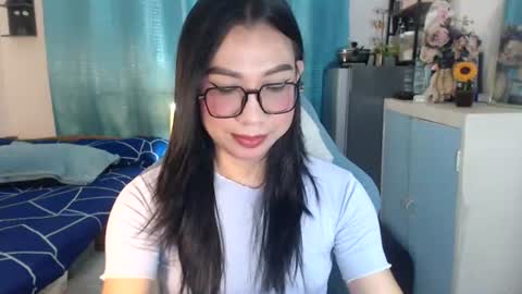 Snapshot of urwetasianprincessxx chatting on 06.25.26 Ashley Kate Mateo Gray online show from 06.25.26