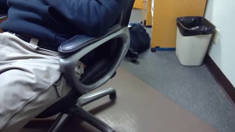 Snapshot of useemie chatting on 01.15.25 useemie online show from 01.15.25