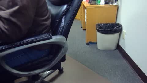 Snapshot of useemie chatting on 01.31.25 useemie online show from 01.31.25