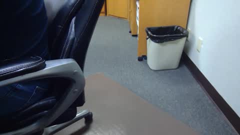 Snapshot of useemie chatting on 02.17.25 useemie online show from 02.17.25