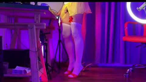 Snapshot of utopia2024 chatting on 10.21.25 sdickyinout online show from 10.21.25