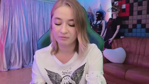 Snapshot of uvrays999 chatting on 12.10.24 Leila online show from 12.10.24