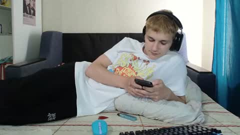 Snapshot of uwugriffith chatting on 07.20.26 uwugriffith online show from 07.20.26