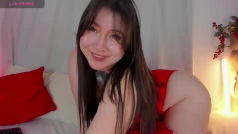 Snapshot of uwumary chatting on 04.10.26 Mary online show from 04.10.26