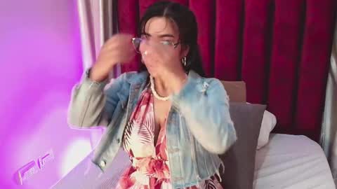 Snapshot of vaialowell chatting on 02.20.26 VaiaLowell online show from 02.20.26