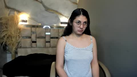 Snapshot of vainilla_cam chatting on 03.03.26 Vainilla online show from 03.03.26