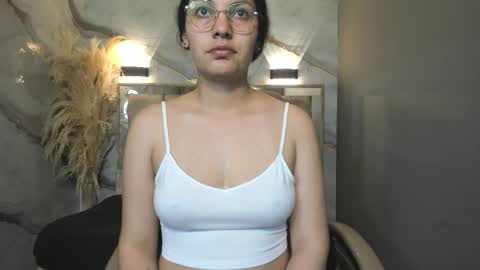 Snapshot of vainilla_cam chatting on 03.07.26 Vainilla online show from 03.07.26