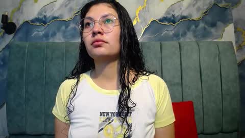 Snapshot of vainilla_cam chatting on 03.24.26 Vainilla online show from 03.24.26