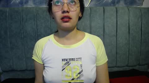 Snapshot of vainilla_cam chatting on 04.07.26 Vainilla online show from 04.07.26