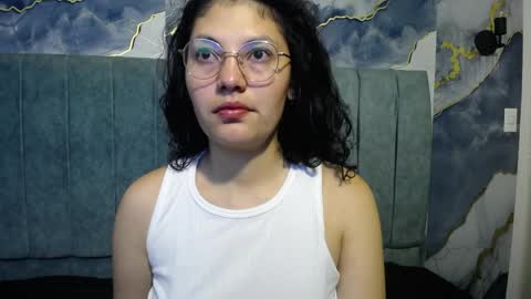 Snapshot of vainilla_cam chatting on 04.08.26 Vainilla online show from 04.08.26