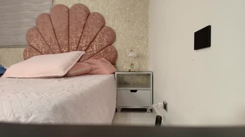 Snapshot of vaiolet_colls chatting on 02.01.26 Vaiolet colls online show from 02.01.26