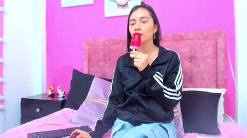 Snapshot of vaioletcooper chatting on 03.03.26 VaiolletCooper online show from 03.03.26