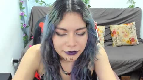 Vaiolet1314 online show from 02.28.26