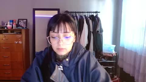 Snapshot of val_azuna chatting on 12.05.25 valentina online show from 12.05.25