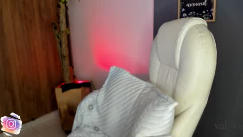 val_varago online show from 11.13.25