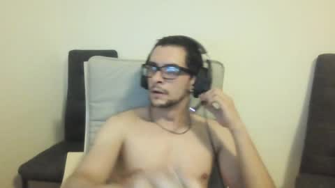 Snapshot of valdivar__ chatting on 06.25.26 valdivar__ online show from 06.25.26