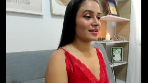 Snapshot of valen_col chatting on 05.25.26 valen_col online show from 05.25.26