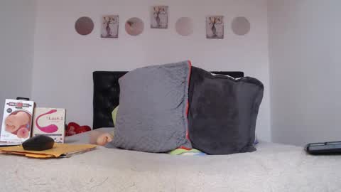 Snapshot of valen_foxxx chatting on 05.11.26 valen_foxxx online show from 05.11.26