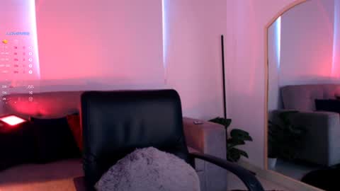 Snapshot of valengarcia_ chatting on 01.25.25 valen online show from 01.25.25