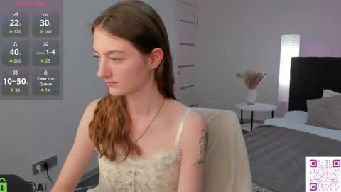 Snapshot of valenora1 chatting on 05.19.26 Nora online show from 05.19.26