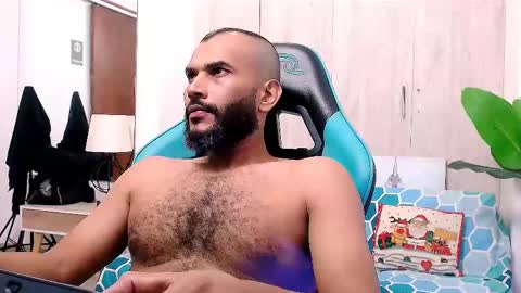 Valentine online show from 12.23.24